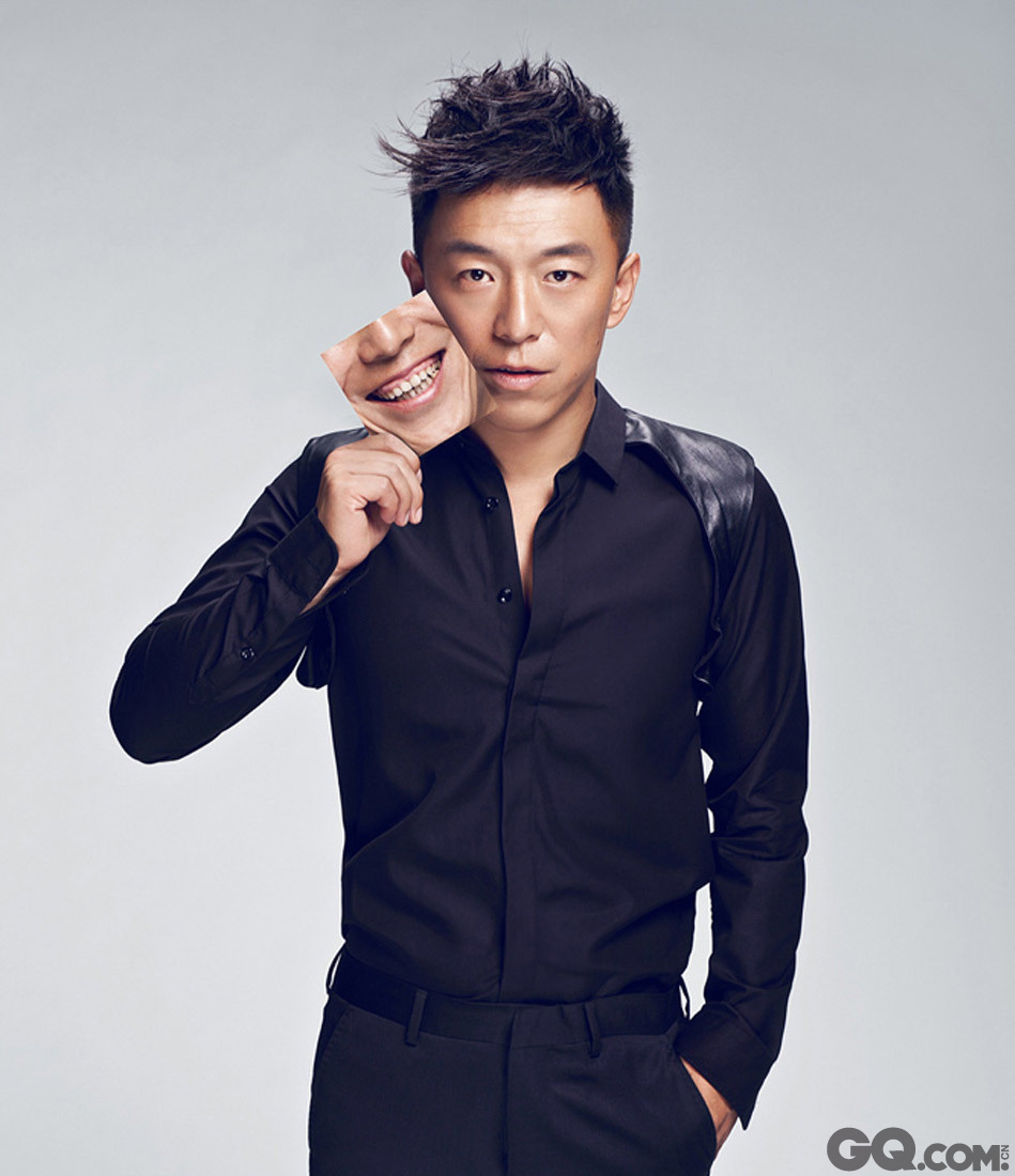 黄渤、周冬雨共同“点亮金鸡”